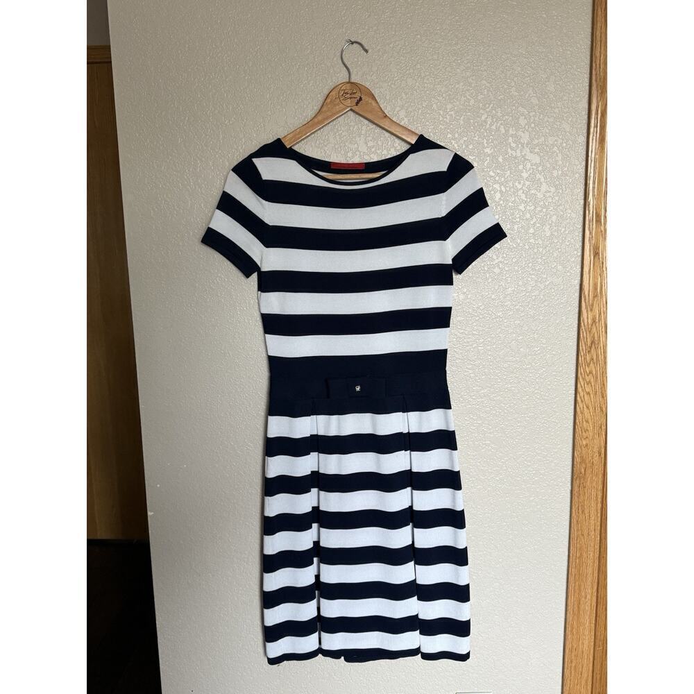 CH Carolina Herrera Striped Stretch Knit Fit And Flare Dress Small Navy White